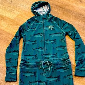 Airblaster One Piece Ninja Suit, S, Fish Print green. Worn once, warm layer